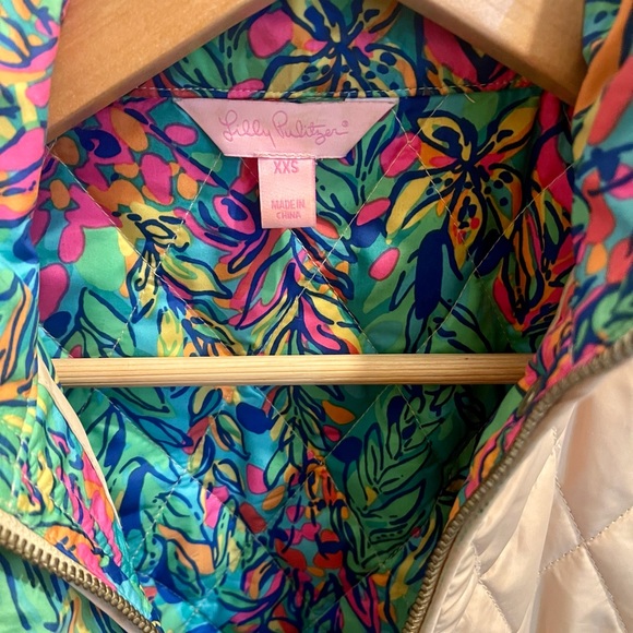 Lilly Pulitzer Getaway Quilted Vest in Almond - Picture 2 of 8